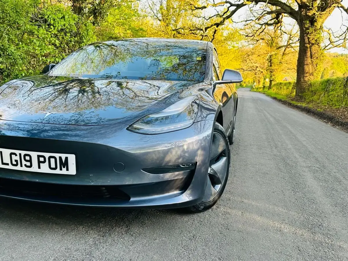 Begagnad Tesla Model 3 Performance 461 kW (627 HK) 2019 Grå Sedan