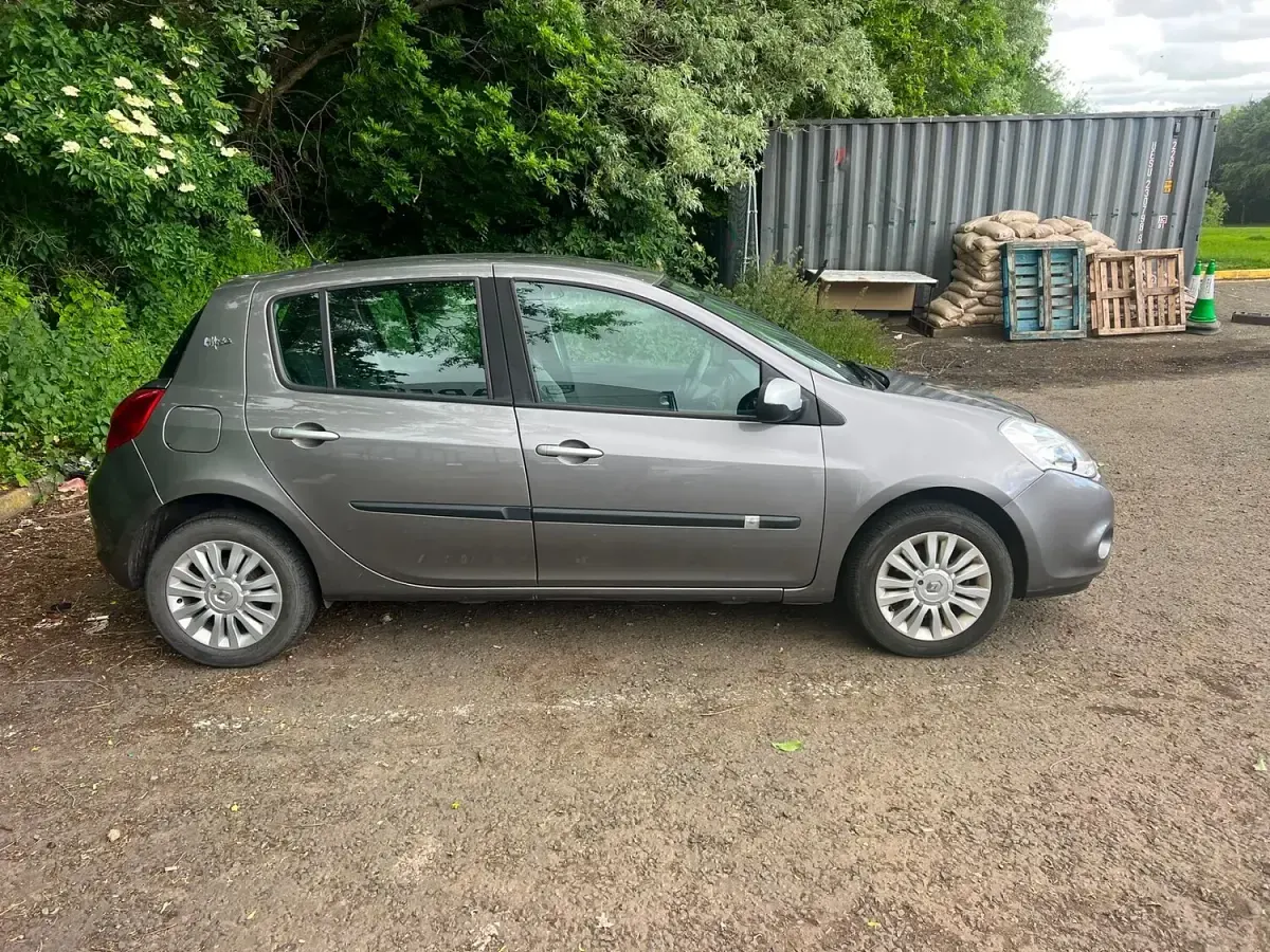 Used Renault Clio II 2011 Grey Hatchback