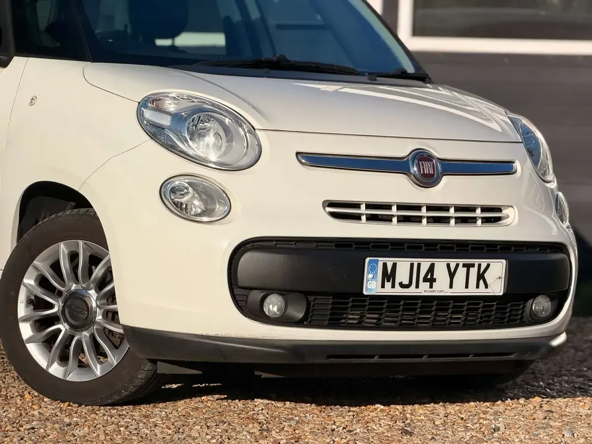 Used Fiat 500L Lounge 85 HP (62 kW) 2014 White MPV