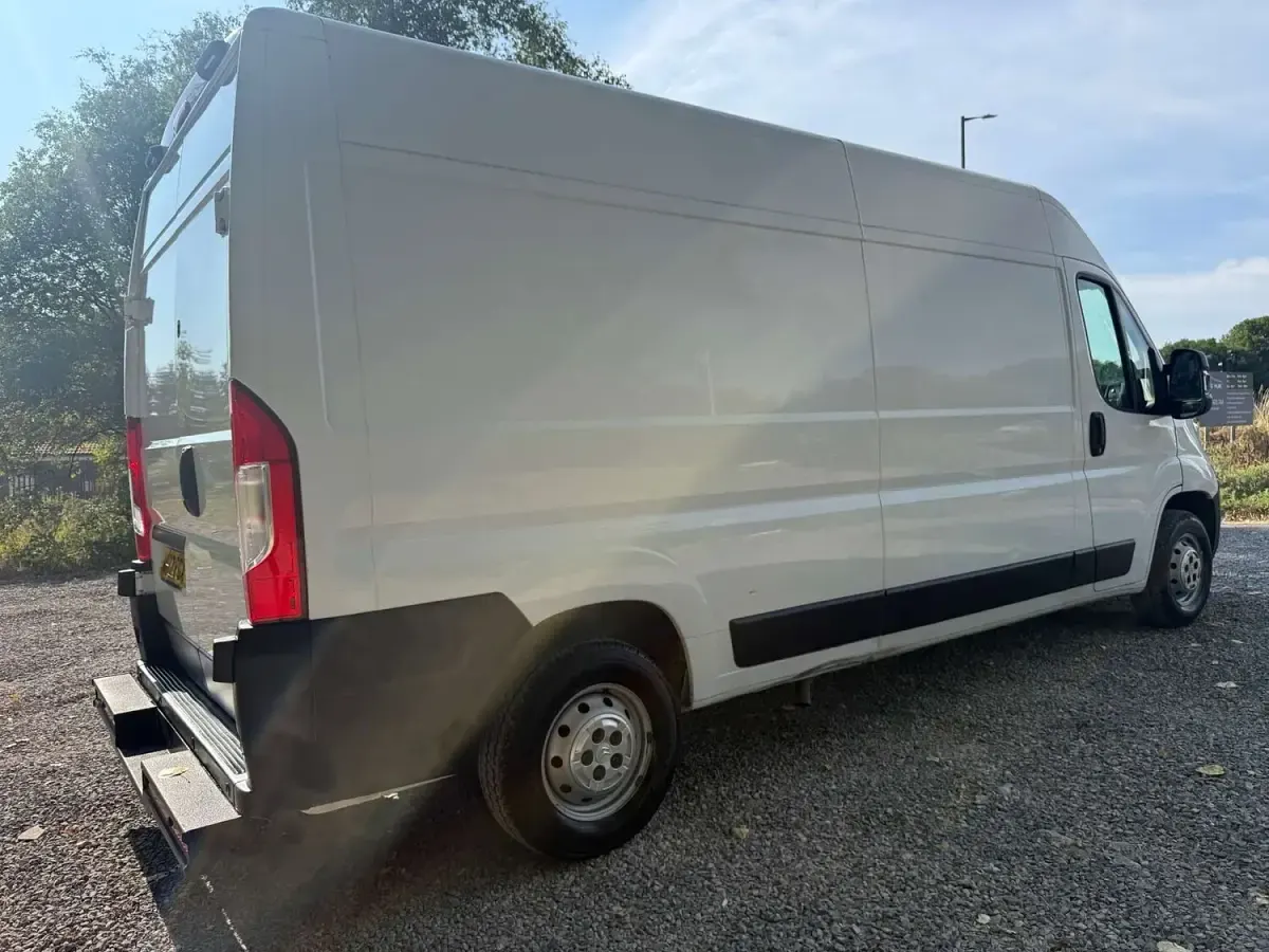 Used Citroën Relay 140 HP (102 kW) 2023 White Van