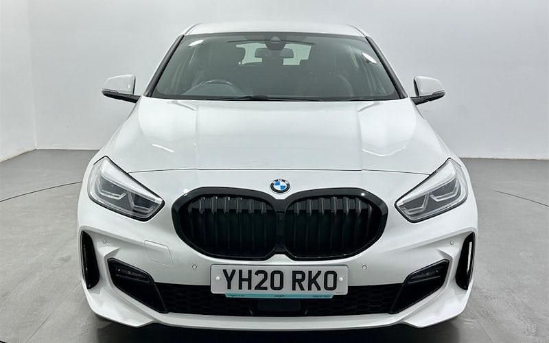 Used BMW 118 M Sport 150 HP (110 kW) 2020 White Hatchback
