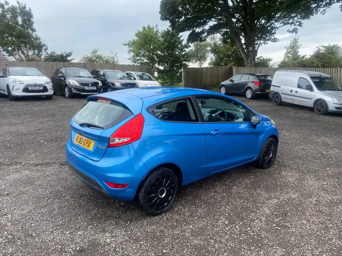 Used Ford Fiesta 60 HP (44 kW) 2010 Blue Hatchback