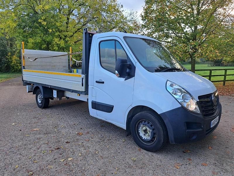 Second-hand Vauxhall Movano 135 CP (99 kW) 2019 Alb Monovolum