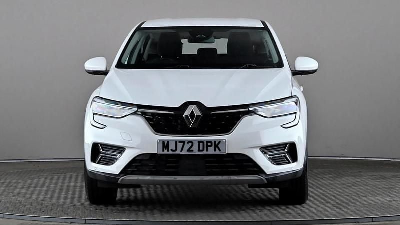 Used Renault Arkana Iconic 142 HP (104 kW) 2022 White SUV