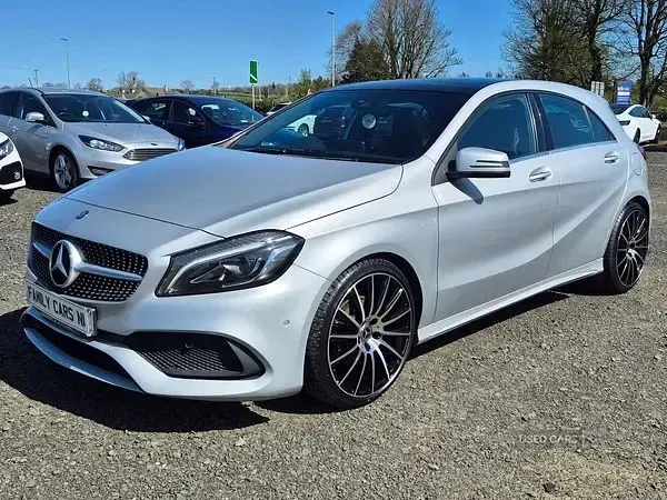 Używany Mercedes A200 AMG Line Premium Plus 2017 Srebrny Hatchback