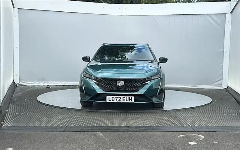 Used Peugeot 308 SW Premium 131 HP (96 kW) 2022 Blue Estate