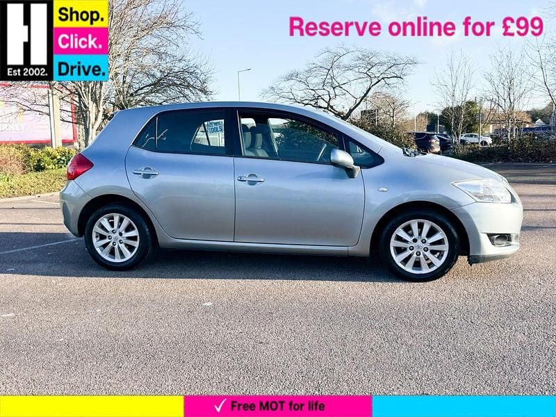 Usado Toyota Auris Edition 97 HP (71 kW) 2009 Prateado Citadino