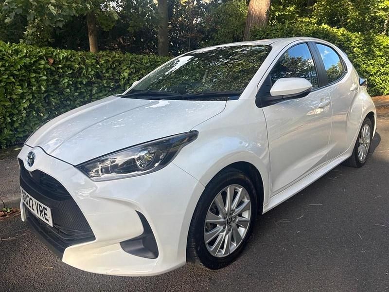 White Used 2022 Toyota Yaris Hatchback | £12,495 (Good price) - Image 1/4