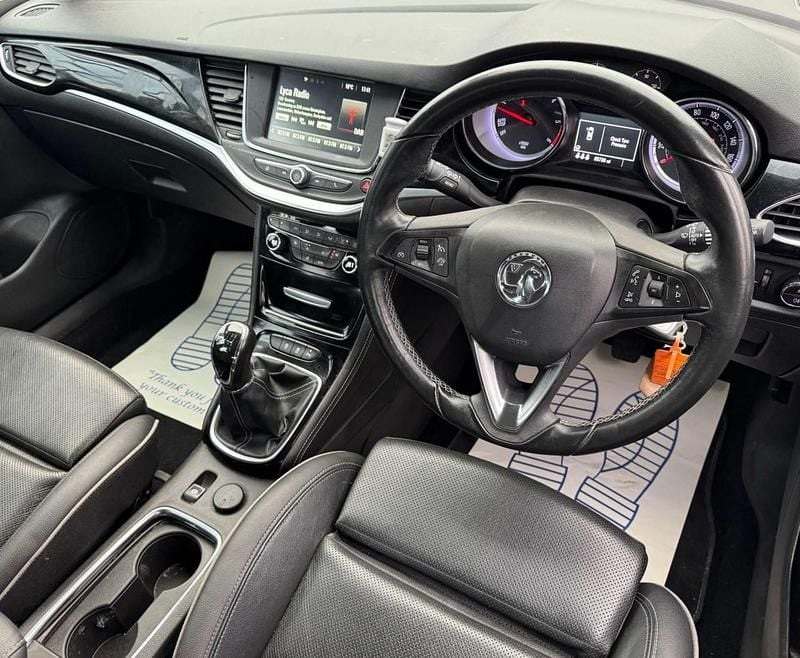 Used Vauxhall Astra Elite 2016 White Hatchback