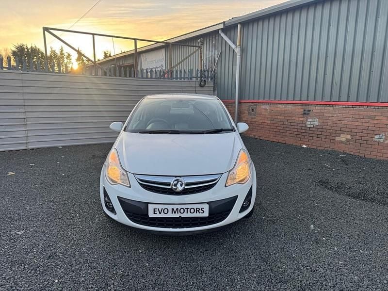Used Vauxhall Corsa Active 65 HP (47 kW) 2012 White Hatchback