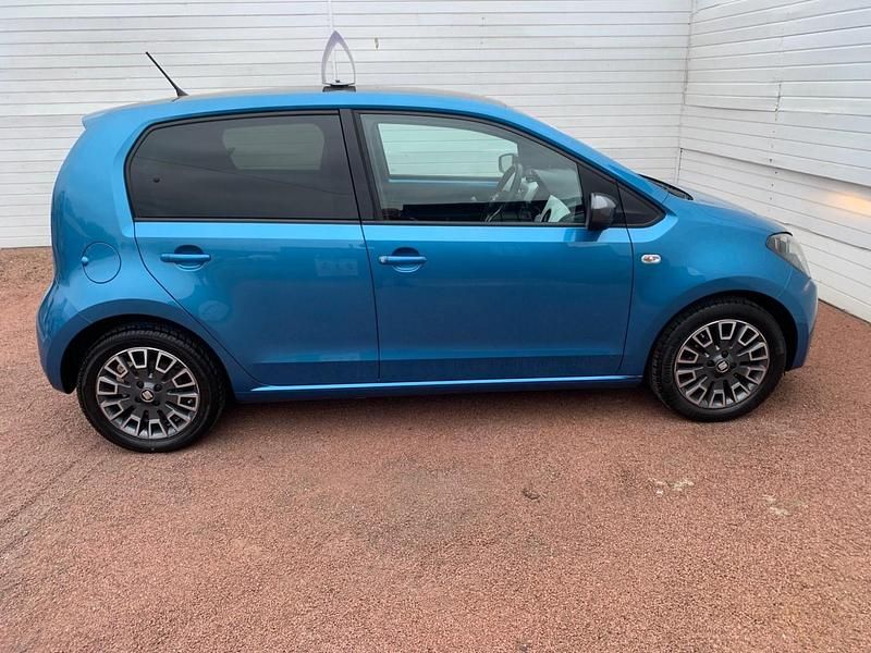 Used Seat Mii Design 60 HP (44 kW) 2019 Blue Hatchback