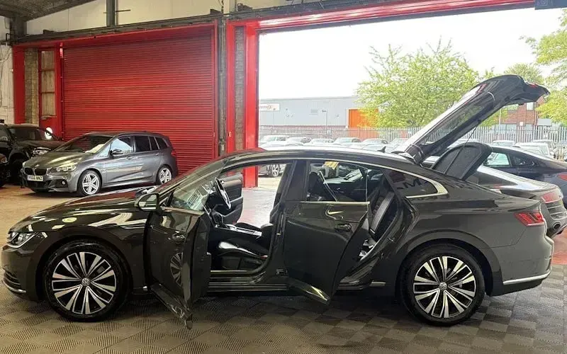 Used VW Arteon Elegance 150 HP (110 kW) 2019 Grey Hatchback