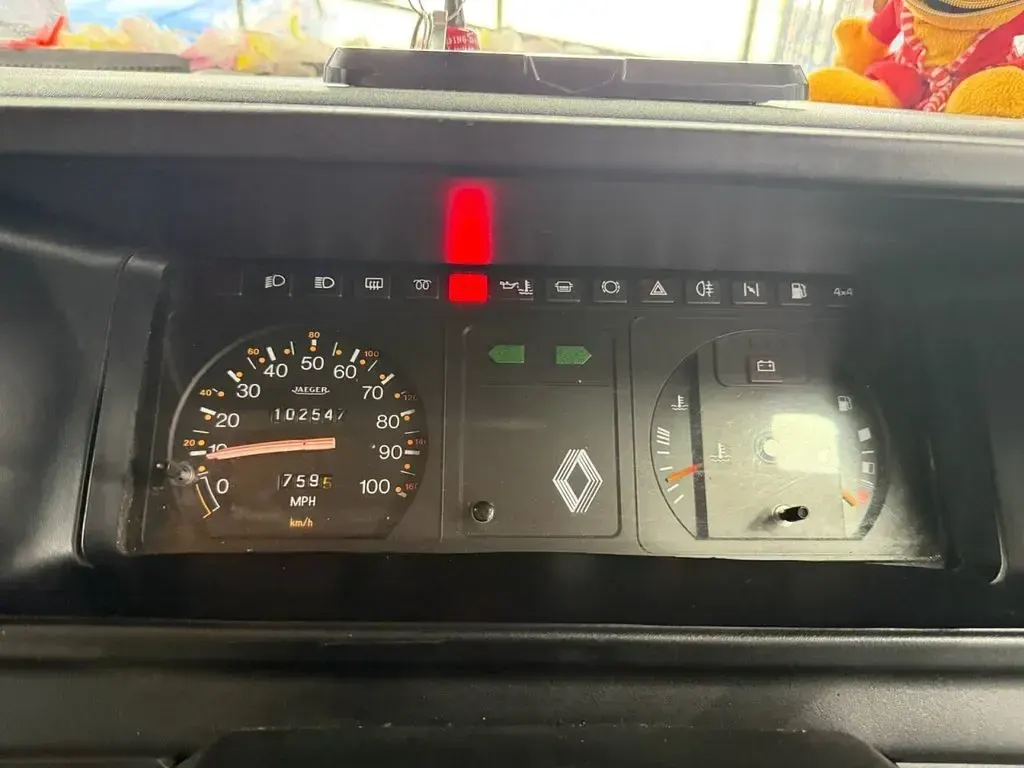 Used Renault Trafic 1991 Red MPV