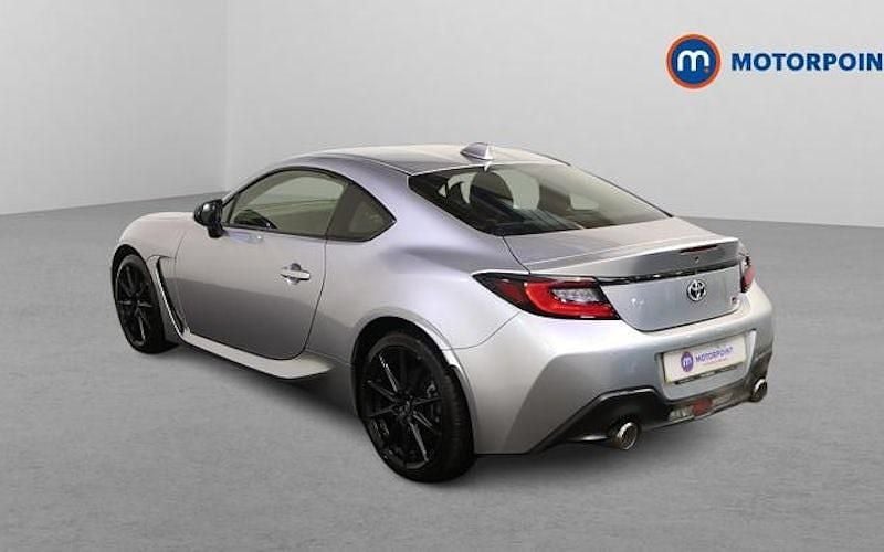 Used Toyota GR86 235 HP (172 kW) 2022 Silver Coupe