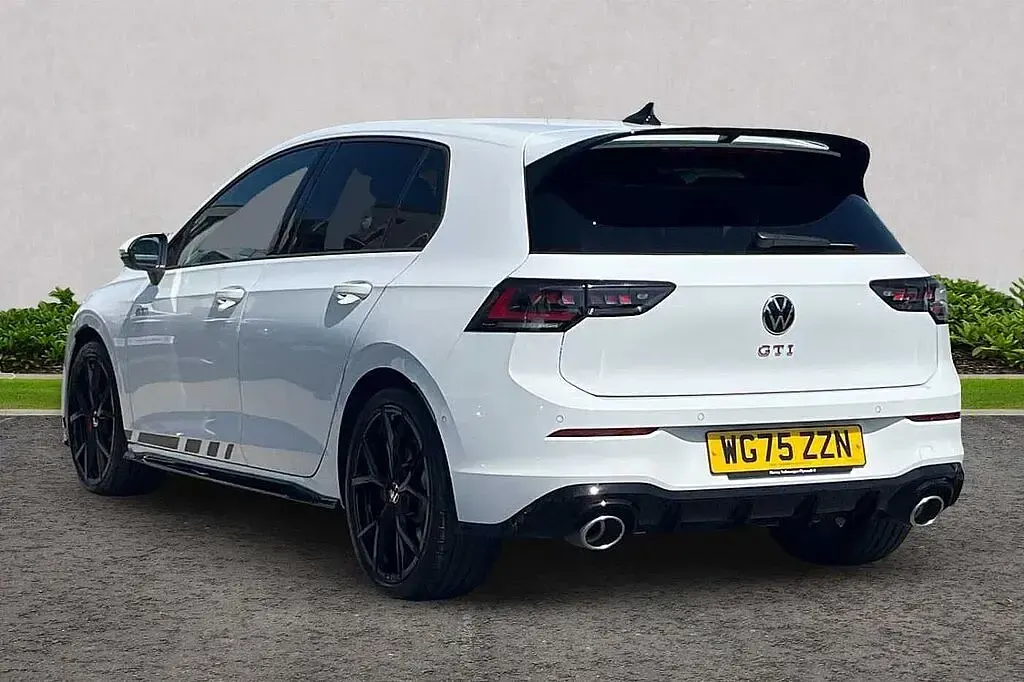 Used VW Golf VIII GTI Clubsport 300 HP (220 kW) 2025 White Hatchback