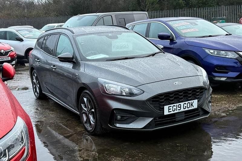 Used Ford Focus ST-Line 120 HP (88 kW) 2019 Grey Estate