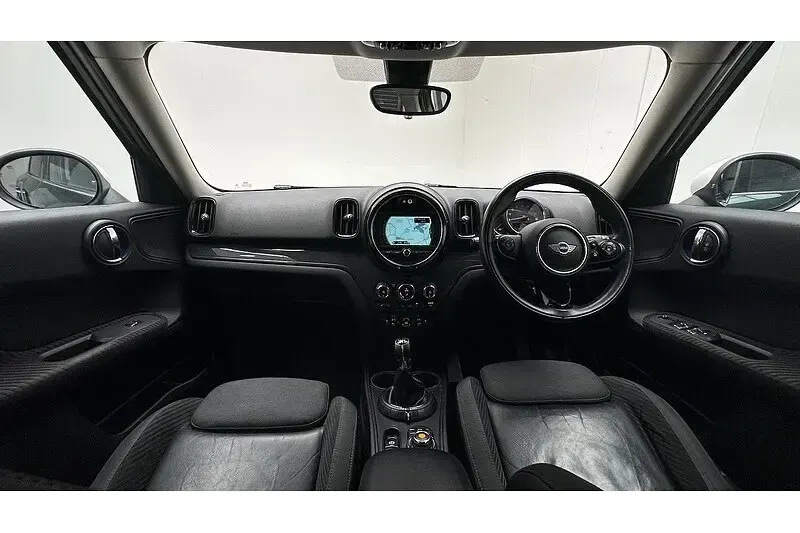 Used Mini Cooper Countryman 2017 British racing green SUV