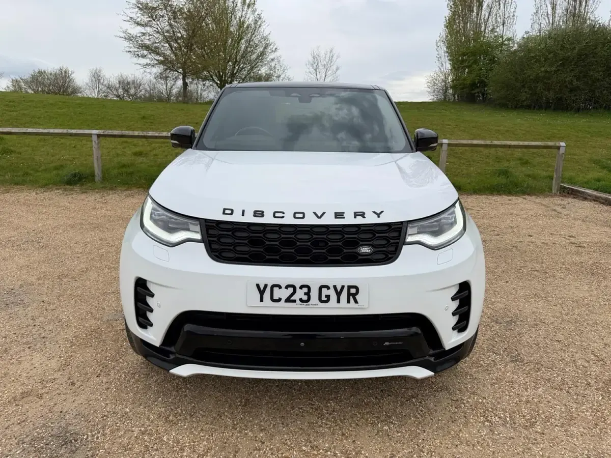 Used Land Rover Discovery 5 HSE Dynamic 2023 White SUV