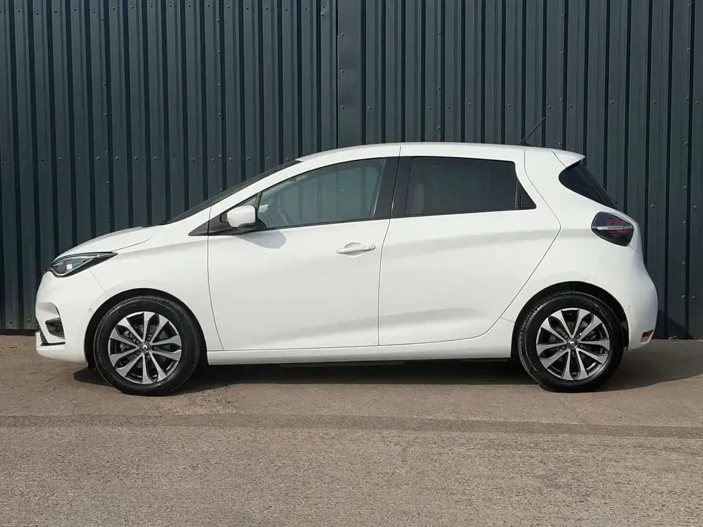Used Renault Zoe GT-Line 100 kW (136 HP) 2022 White Hatchback