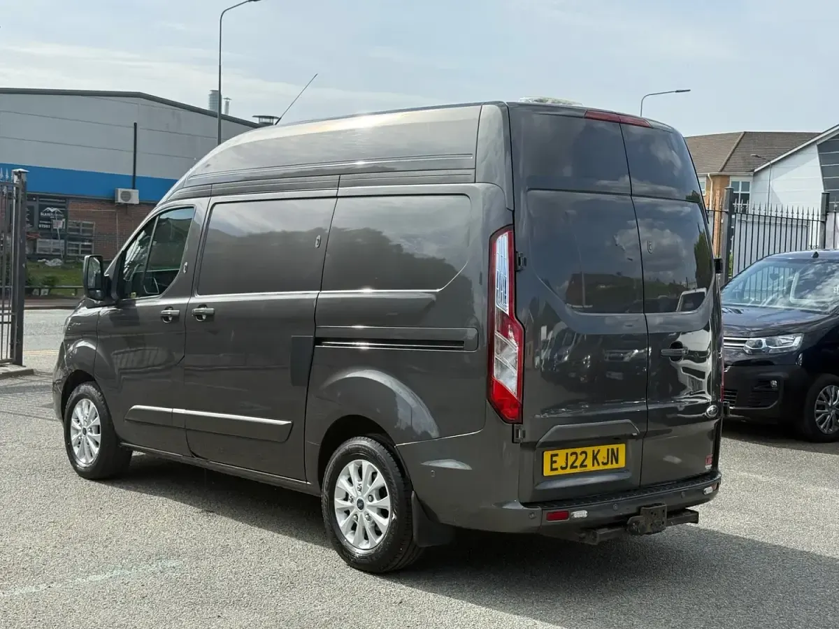 Used Ford Transit Custom Limited 130 HP (95 kW) 2022 Grey Van