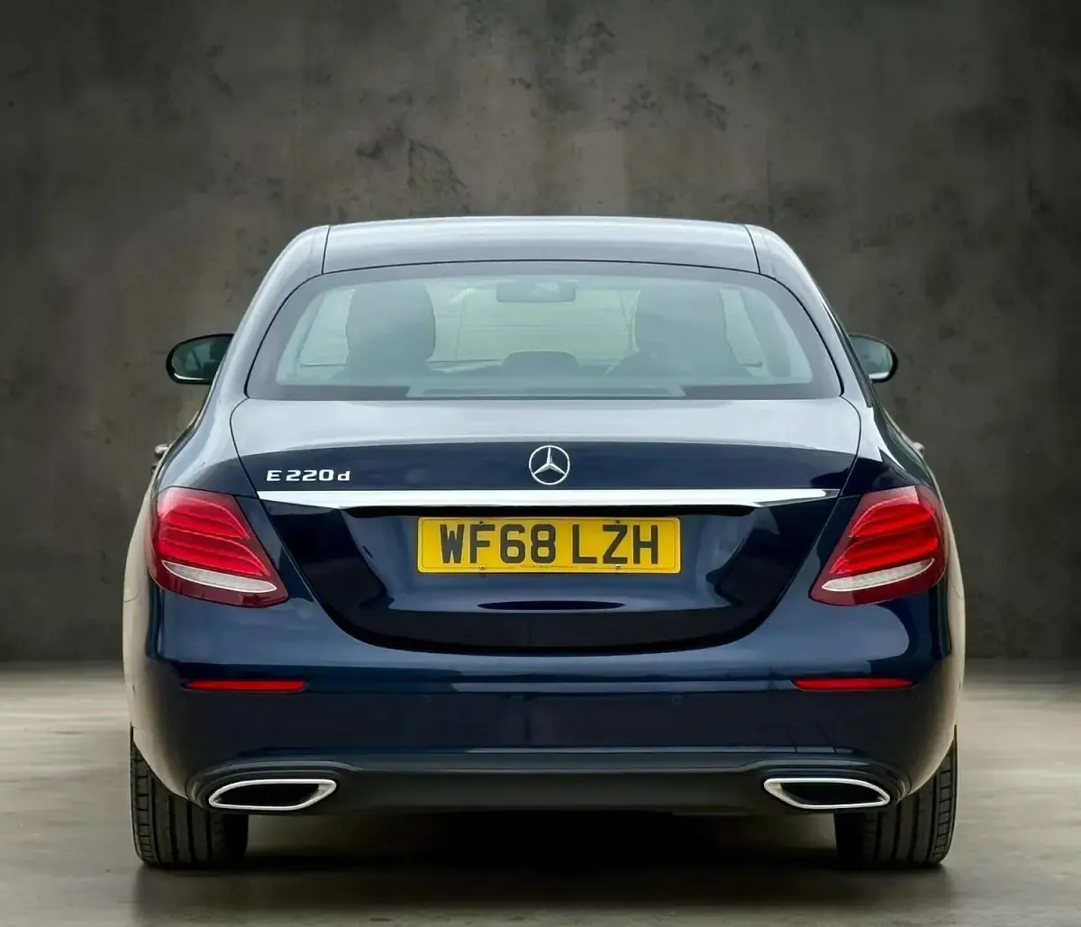 Used Mercedes E220 SE 194 HP (142 kW) 2018 Blue Sedan