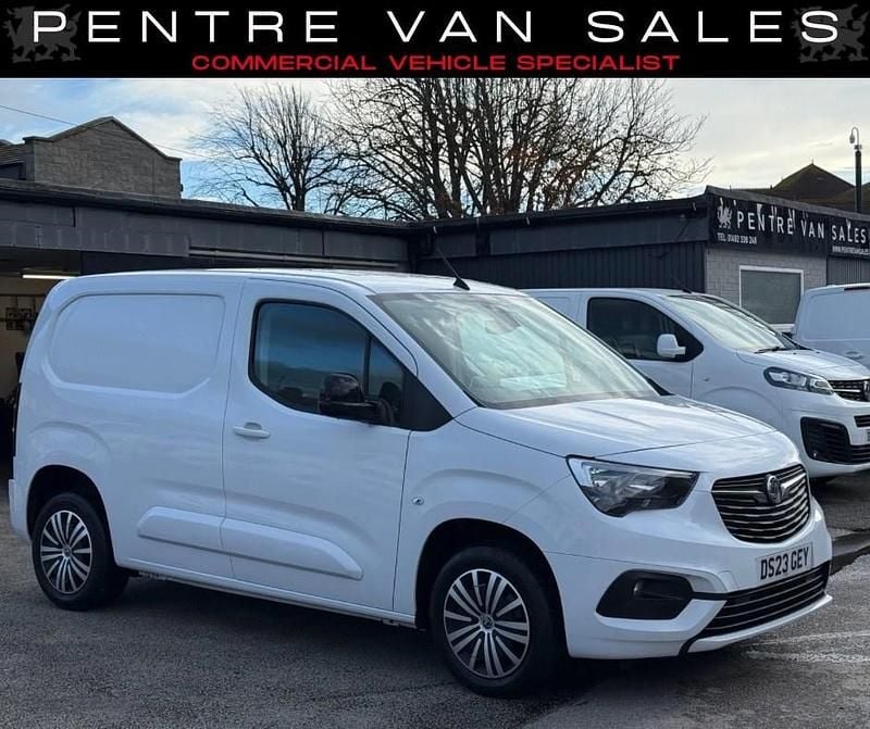 Used Vauxhall Combo 100 HP (73 kW) 2023 Grey MPV