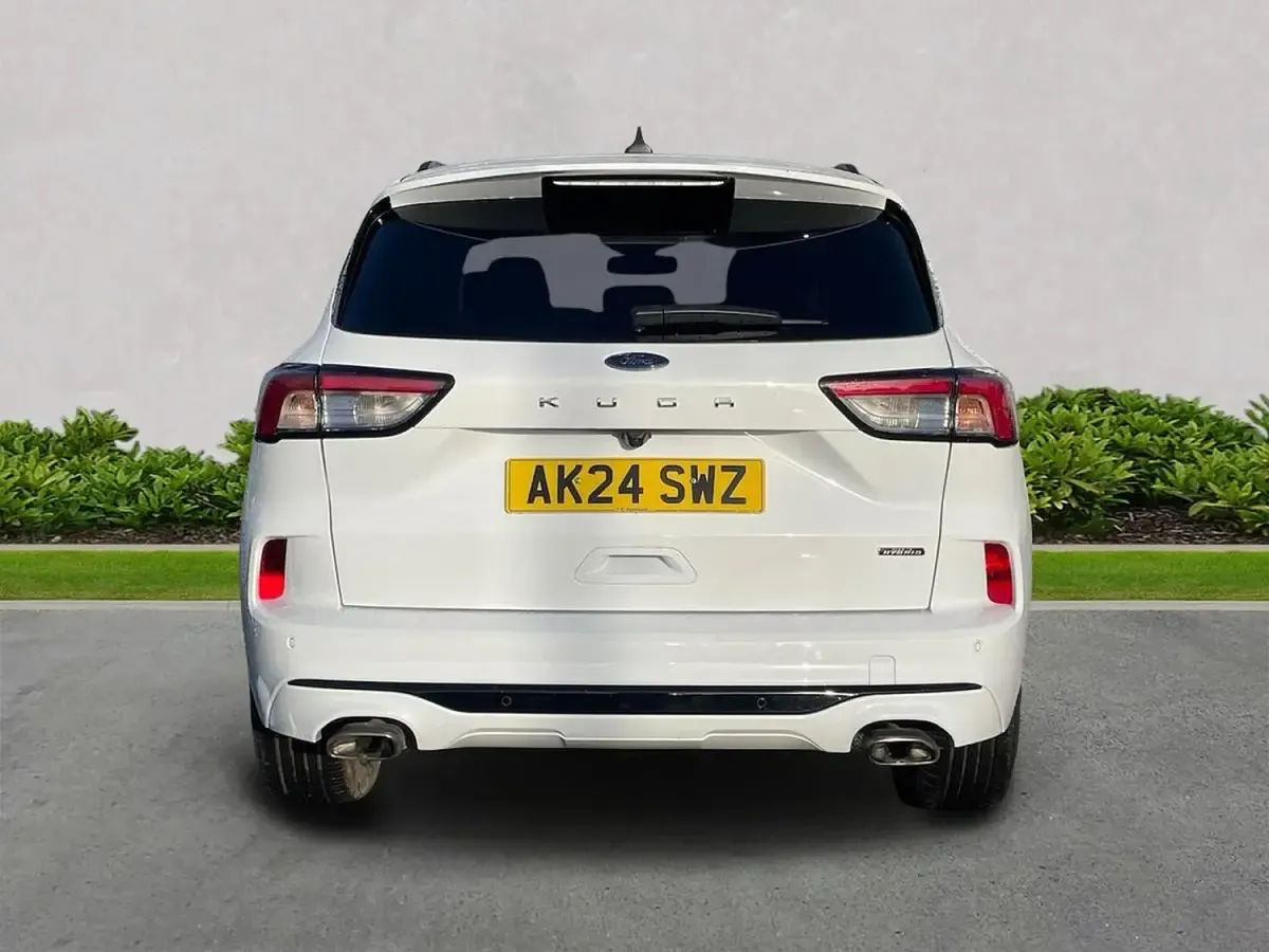 Begagnad Ford Kuga ST-Line 2024 Vit SUV