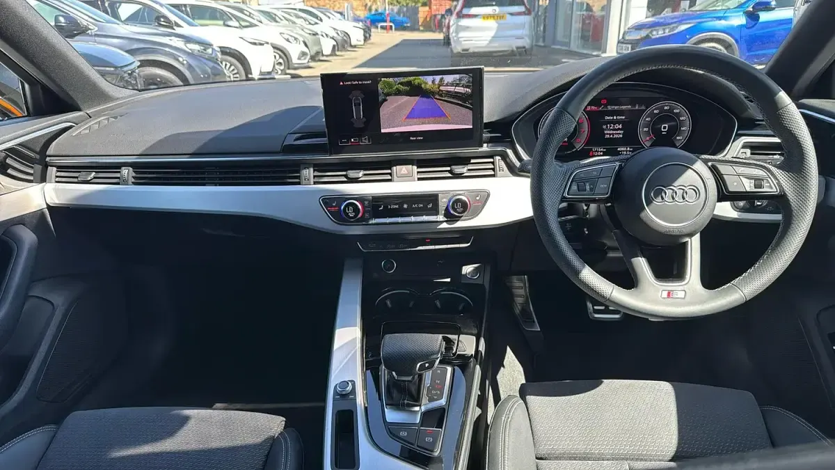 Used Audi A4 S-Line 204 HP (150 kW) 2024 White Estate