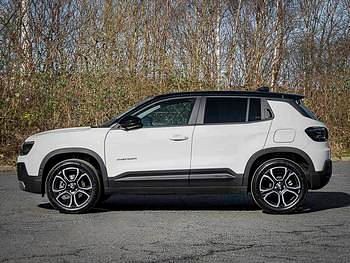 New Jeep Avenger Summit 100 HP (73 kW) 2026 Bicolour solid  snow white with volcano roof SUV