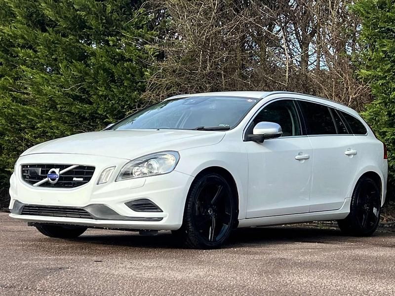 Used Volvo V60 R-Design 190 HP (139 kW) 2012 White Estate