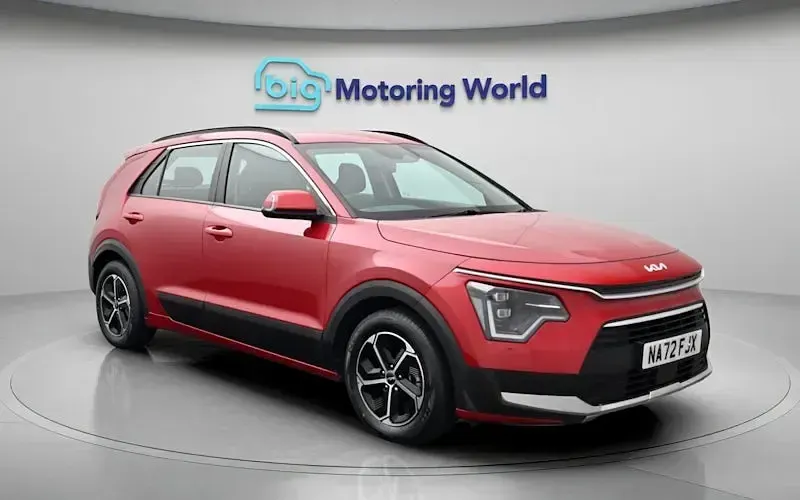 Gebraucht Kia Niro 182 PS (133 kW) 2023 Rot SUV