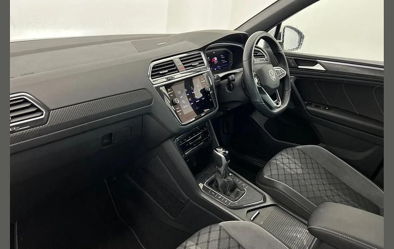 Used VW Tiguan R-line 150 HP (110 kW) 2023 White SUV