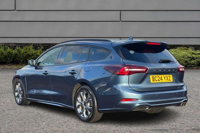 Used Ford Focus ST-Line 153 HP (112 kW) 2024 Blue Estate