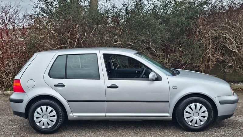 Used VW Golf IV SE 2002 Silver Hatchback