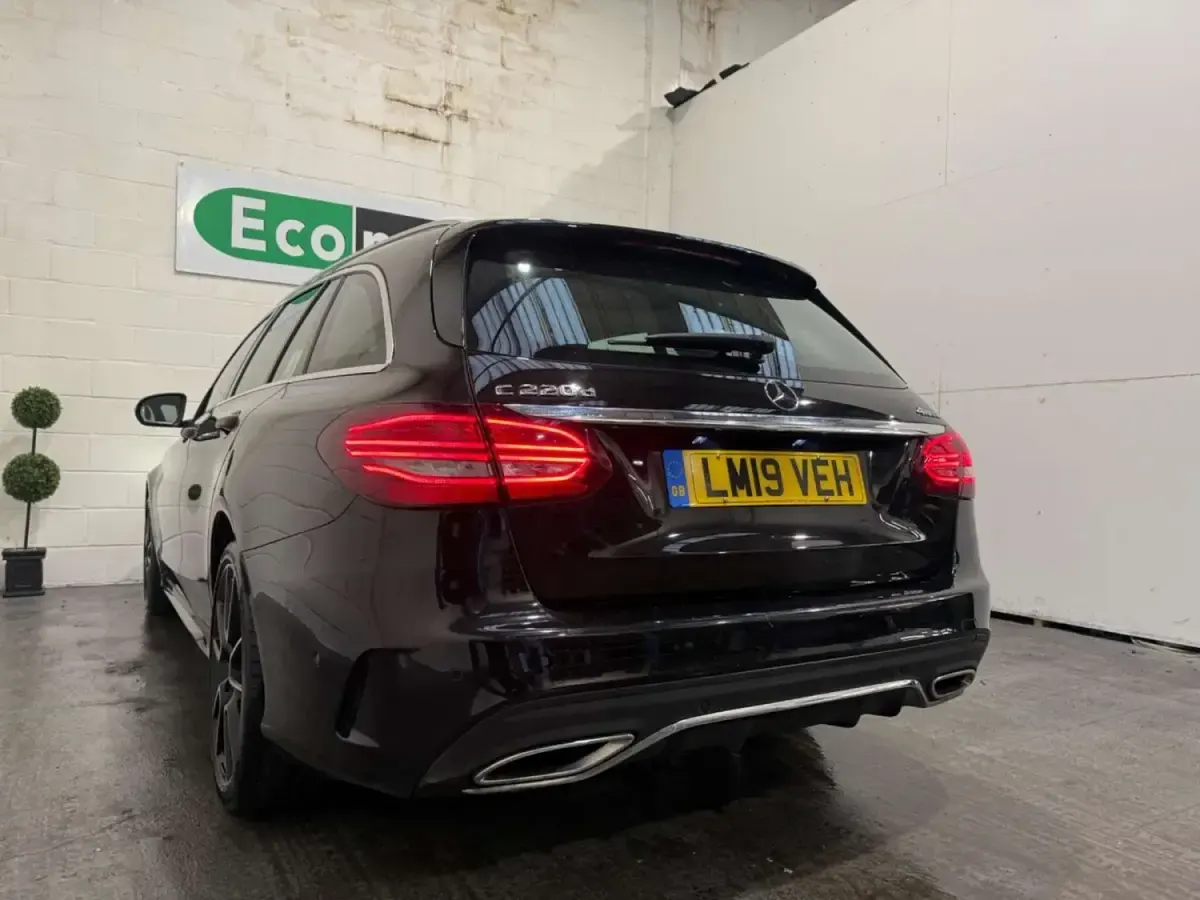 Usado Mercedes C220 AMG Line Premium 2019 Preto Carrinha