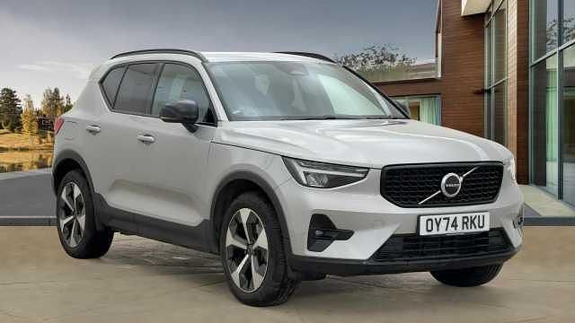 Used 2025 Volvo XC40 Plus SUV | £30,495 (Fair price) - Image 1/4