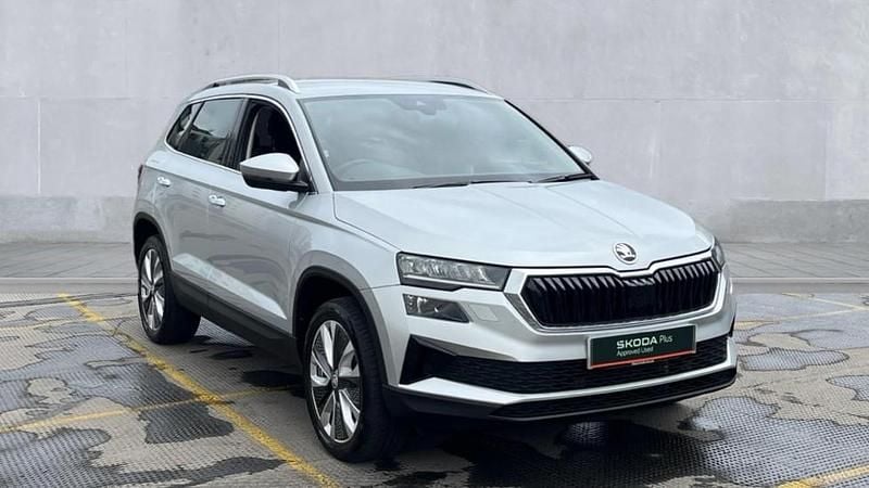 Brilliant silver Used 2025 Skoda Karoq SE L SUV | £24,205 (Fair price) - Image 1/4