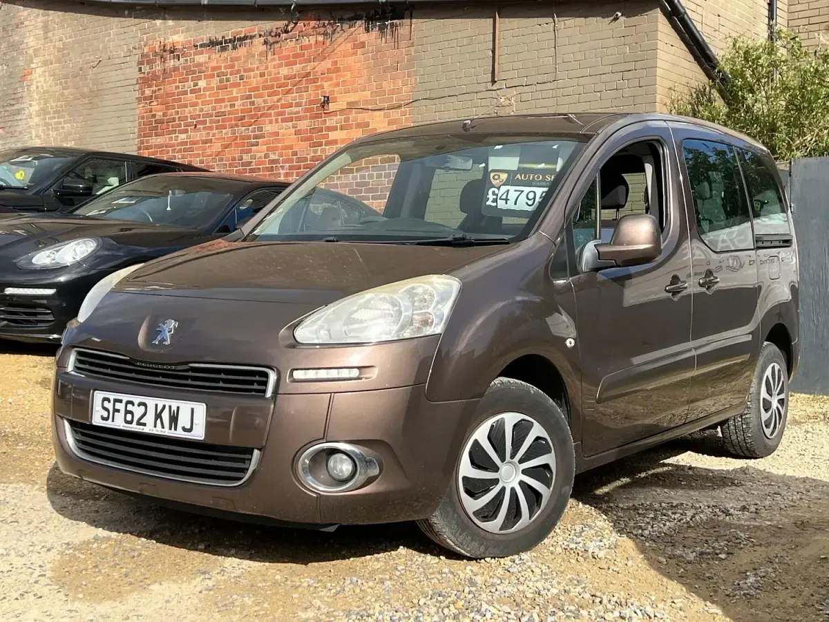 Used Peugeot Partner Tepee S 2013 Brown MPV