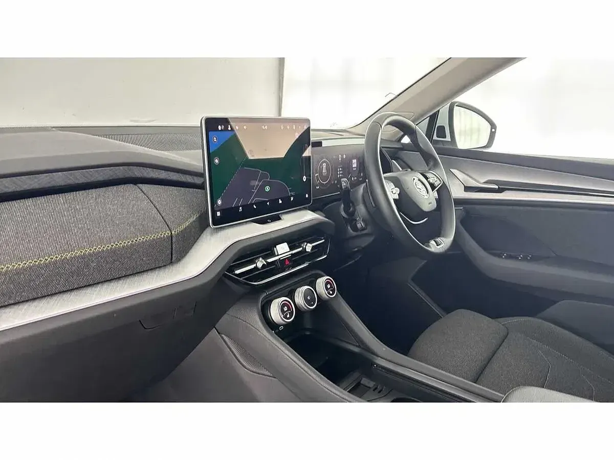 Used Skoda Kodiaq SE 150 HP (110 kW) 2024 Moon white metallic SUV