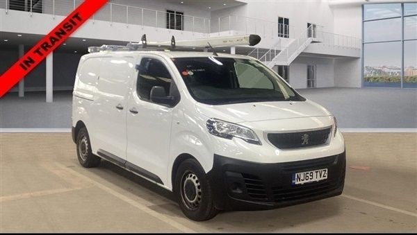 White Used 2019 Peugeot Expert S Van | £11,394 (Expensive) - Image 1/1