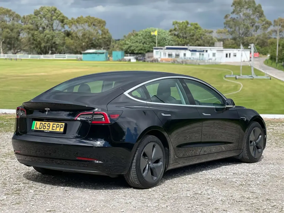 Used Tesla Model 3 Standard Range 239 kW (325 HP) 2019 Black Sedan