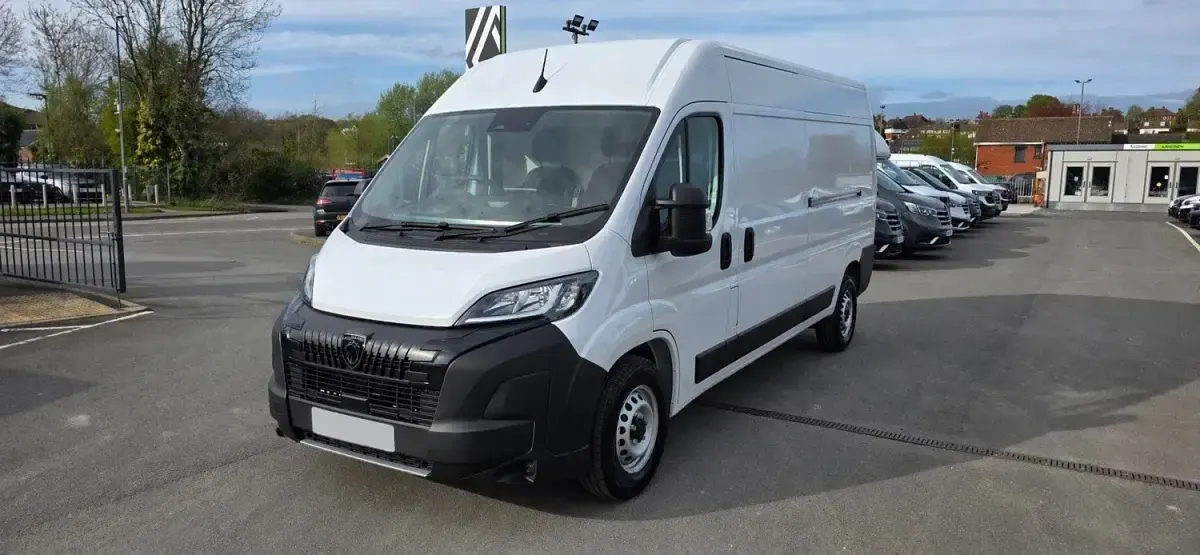 Neu Peugeot Boxer S 138 PS (101 kW) 2026 Weiß Van