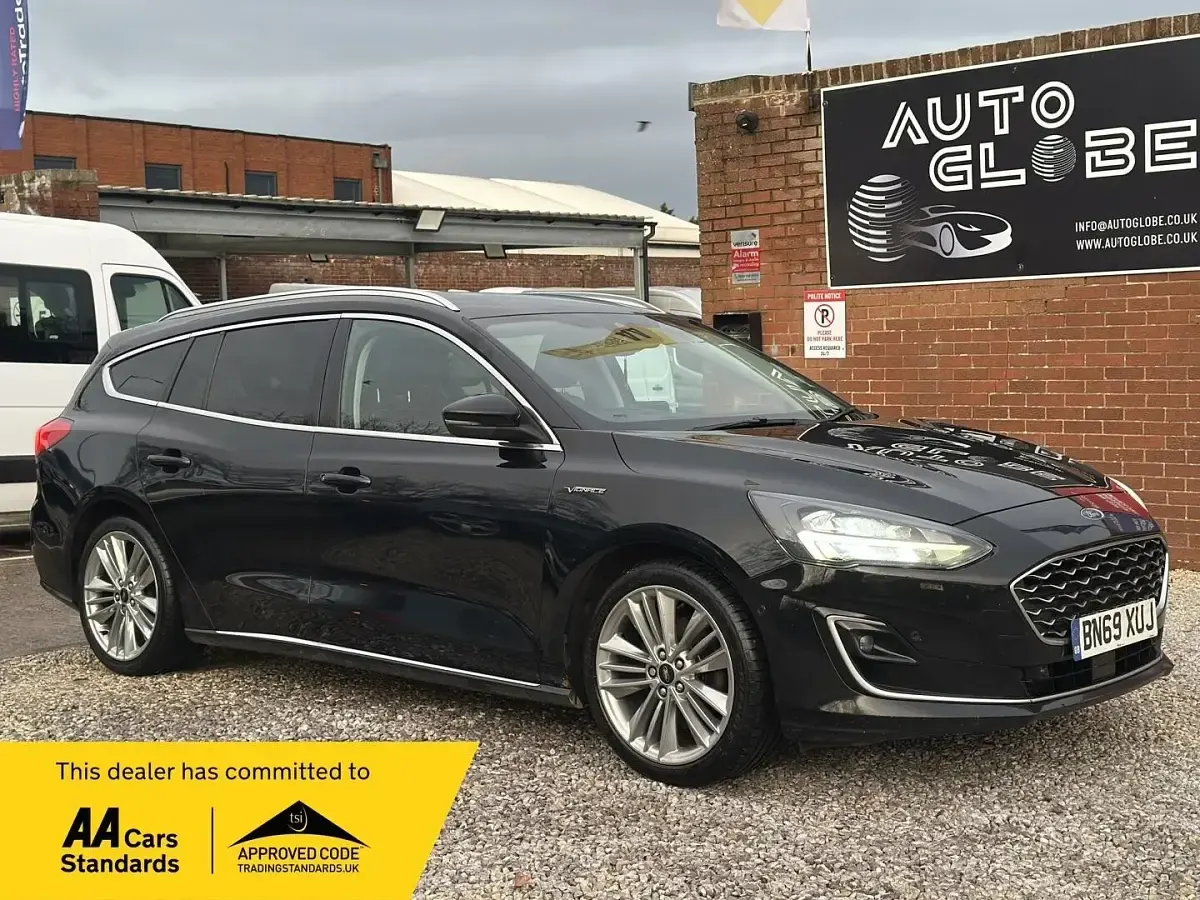 Usado Ford Focus Vignale 120 HP (88 kW) 2019 Preto Carrinha
