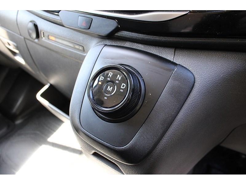 Begagnad Ford Transit Limited 165 HK (121 kW) 2025 Silver Van