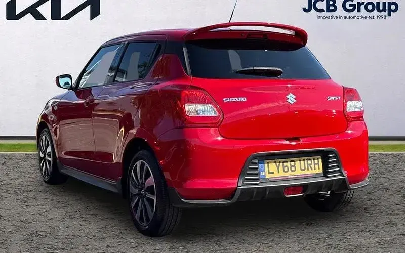 Used Suzuki Swift 90 HP (66 kW) 2019 Red Hatchback