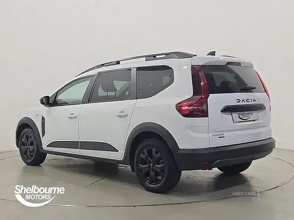 Used Dacia Jogger Extreme 141 HP (103 kW) 2025 White MPV