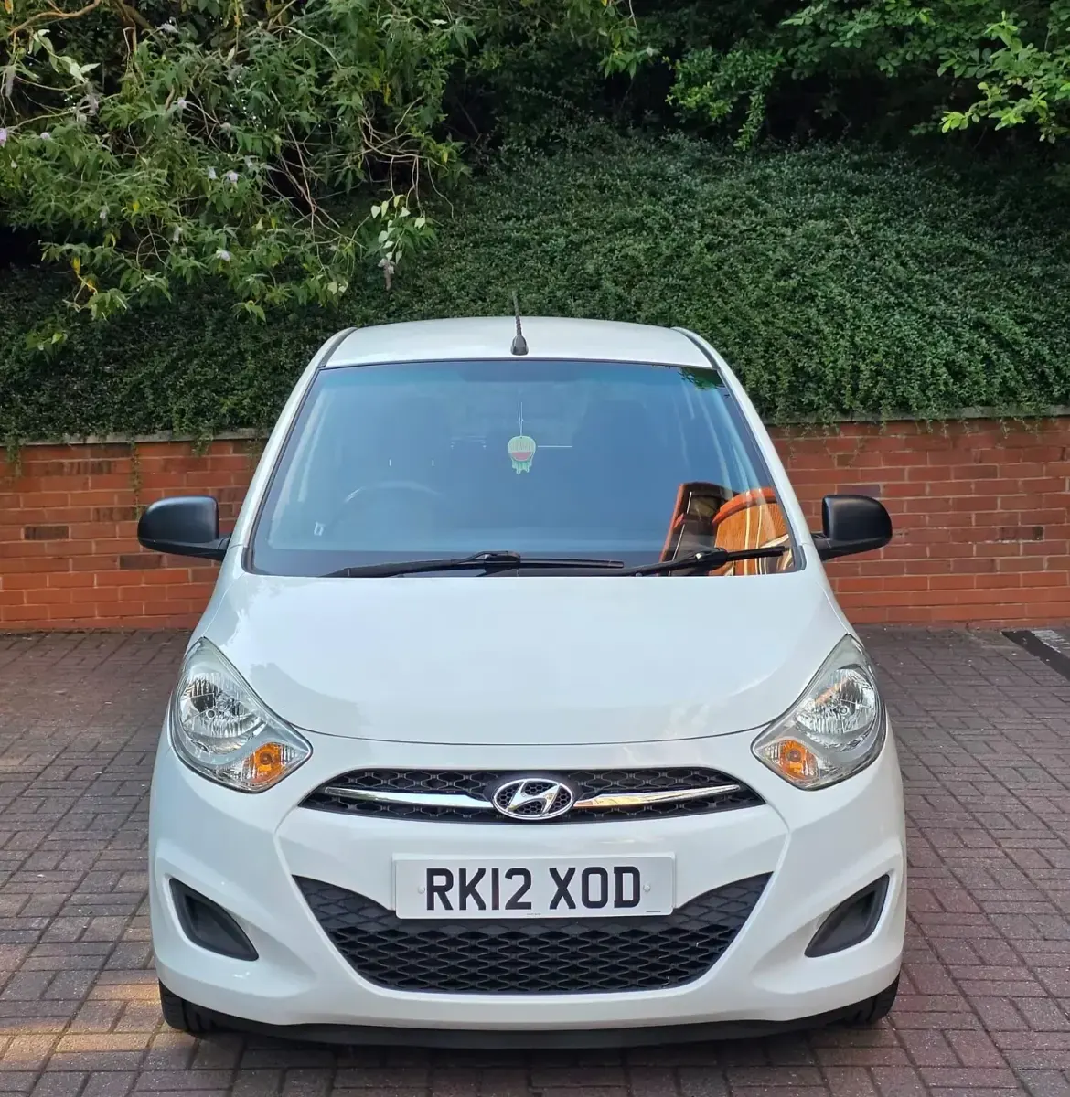 Used Hyundai i10 Classic 85 HP (62 kW) 2012 White Hatchback