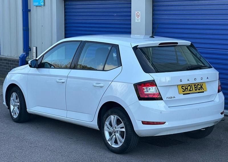 Used Skoda Fabia SE 95 HP (69 kW) 2021 White Hatchback