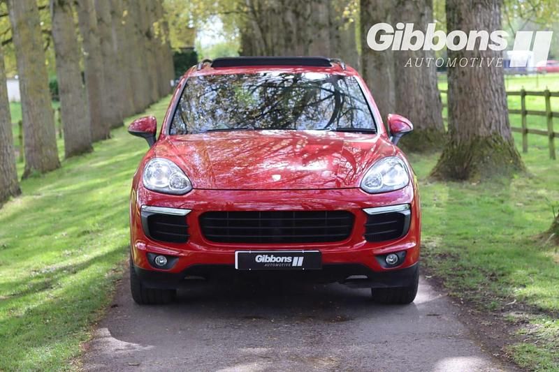 Usado Porsche Cayenne 262 HP (192 kW) 2015 Vermelho SUV