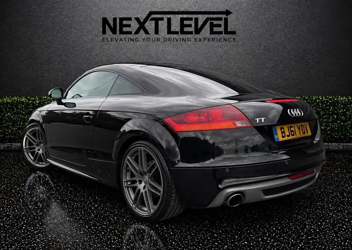 Usado Audi TT Black Edition 211 HP (155 kW) 2011 Preto Coupé